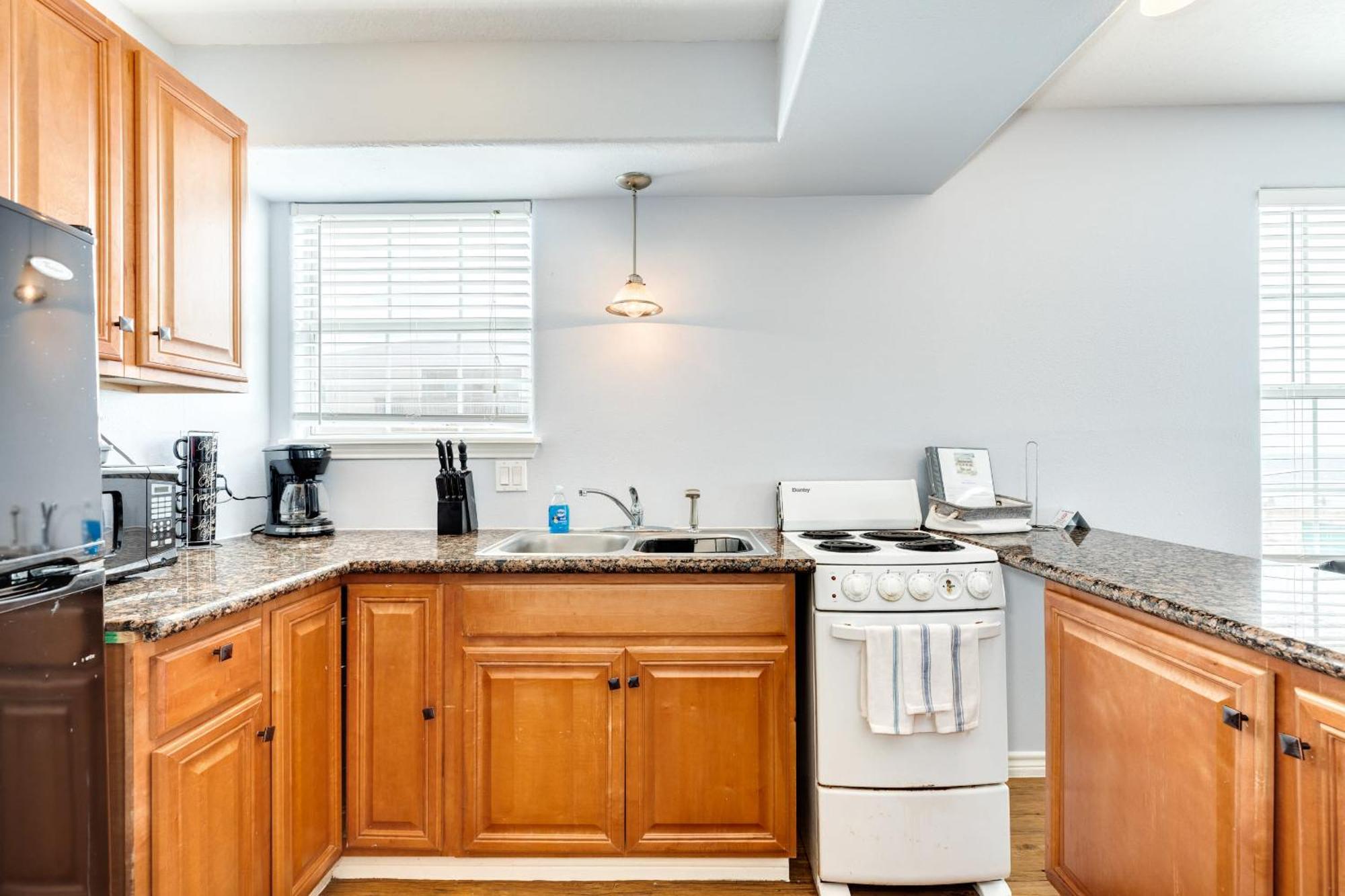 Unobstructed Oceanfront Sea Turtle Unit 2 Beach Pad! Surfside Beach Kültér fotó