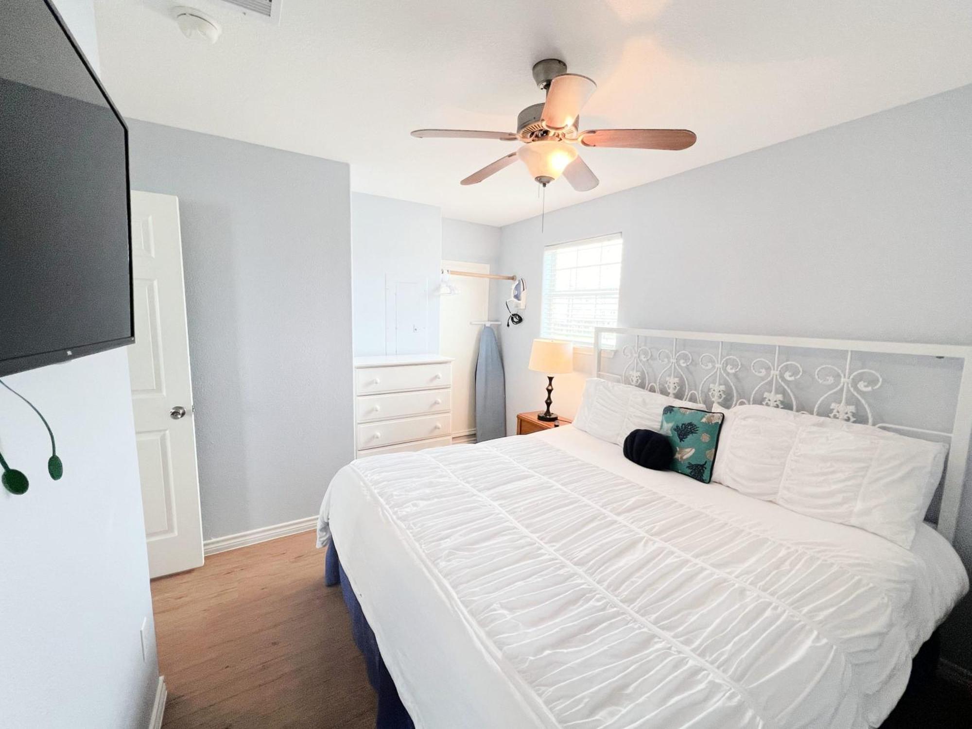 Unobstructed Oceanfront Sea Turtle Unit 2 Beach Pad! Surfside Beach Kültér fotó